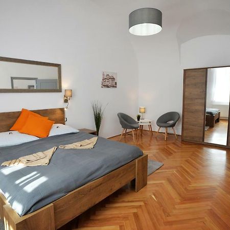 Pr Apartman Eger Extérieur photo