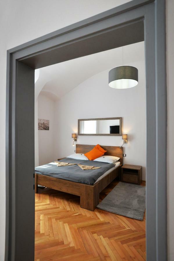 Pr Apartman Eger Extérieur photo