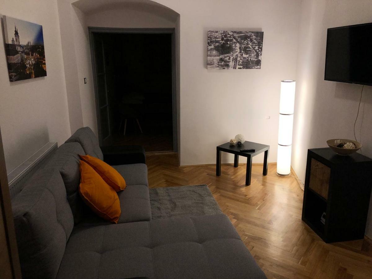 Pr Apartman Eger Extérieur photo