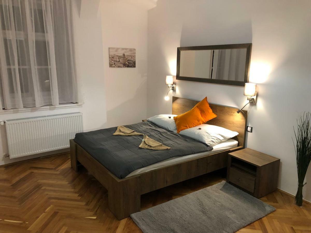 Pr Apartman Eger Extérieur photo